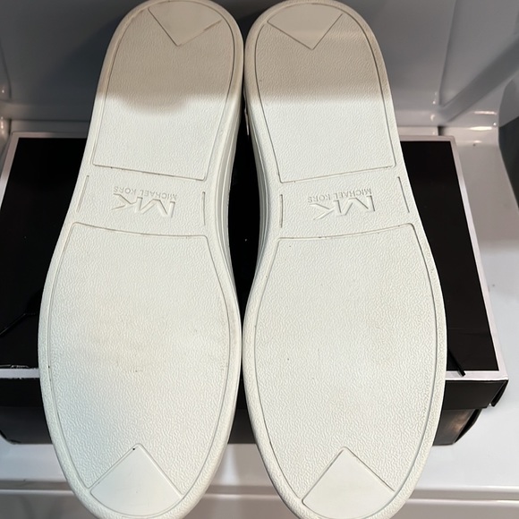 MICHAEL KORS  NEW DRESS SNEAKERS SIZE US 11.5 IMPECCABLE AND FLAWLESS. - Picture 8 of 14